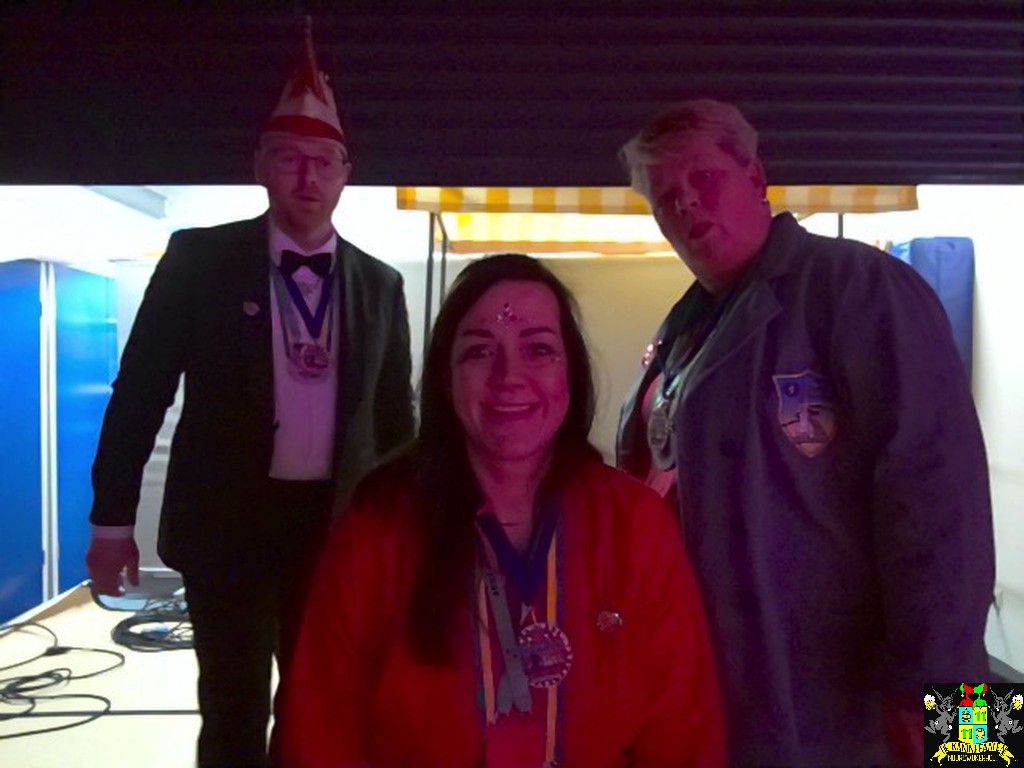 ../Images/Jeugd Opwarmbal Photobooth 001.jpg